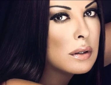 Η Άντζελα Δημητρίου λύγισε μπροστά στην κάμερα: «Θέλω να ξαναζήσω τη γέννηση της κόρης μου» (βίντεο)